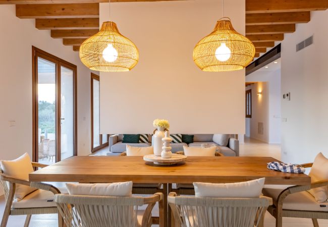 Villa in Ses Salines - Casa Sa Cisterna großzügiges und modernes Haus zur monatlichen Vermietung am ruhigen Ortsrand von Ses Salines im Südosten Mallorcas Villa in Ses Salines - Casa Sa Cisterna großzügiges und modernes Haus zur monatlichen Vermietung am ruhigen Ortsrand von Ses Salines im Südosten Mallorcas