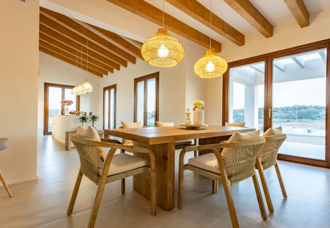Villa in Ses Salines - Casa Sa Cisterna großzügiges und modernes Haus zur monatlichen Vermietung am ruhigen Ortsrand von Ses Salines im Südosten Mallorcas Villa in Ses Salines - Casa Sa Cisterna großzügiges und modernes Haus zur monatlichen Vermietung am ruhigen Ortsrand von Ses Salines im Südosten Mallorcas