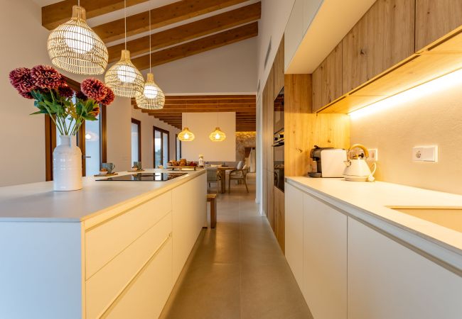 Villa in Ses Salines - Casa Sa Cisterna großzügiges und modernes Haus zur monatlichen Vermietung am ruhigen Ortsrand von Ses Salines im Südosten Mallorcas Villa in Ses Salines - Casa Sa Cisterna großzügiges und modernes Haus zur monatlichen Vermietung am ruhigen Ortsrand von Ses Salines im Südosten Mallorcas