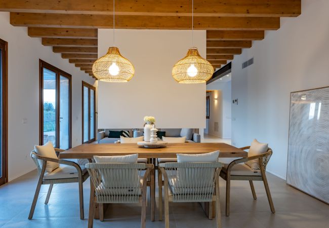 Villa in Ses Salines - Casa Sa Cisterna großzügiges und modernes Haus zur monatlichen Vermietung am ruhigen Ortsrand von Ses Salines im Südosten Mallorcas Villa in Ses Salines - Casa Sa Cisterna großzügiges und modernes Haus zur monatlichen Vermietung am ruhigen Ortsrand von Ses Salines im Südosten Mallorcas