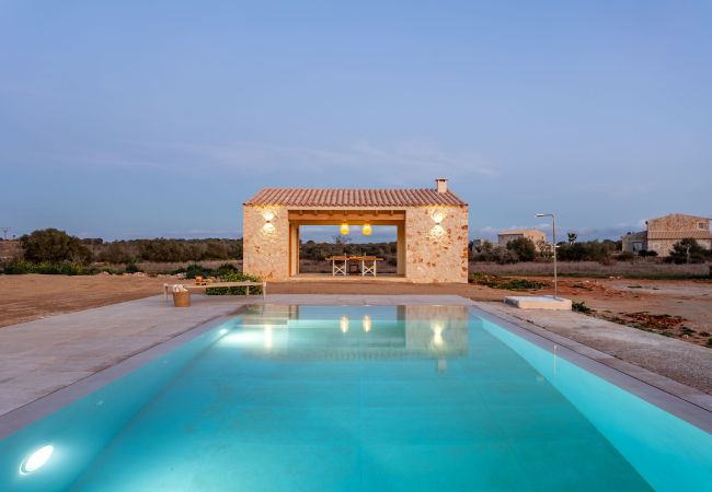 Villa in Ses Salines - Casa Sa Cisterna großzügiges und modernes Haus zur monatlichen Vermietung am ruhigen Ortsrand von Ses Salines im Südosten Mallorcas Villa in Ses Salines - Casa Sa Cisterna großzügiges und modernes Haus zur monatlichen Vermietung am ruhigen Ortsrand von Ses Salines im Südosten Mallorcas