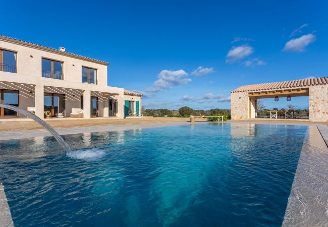 Villa in Ses Salines - Casa Sa Cisterna großzügiges und modernes Haus zur monatlichen Vermietung am ruhigen Ortsrand von Ses Salines im Südosten Mallorcas Villa in Ses Salines - Casa Sa Cisterna großzügiges und modernes Haus zur monatlichen Vermietung am ruhigen Ortsrand von Ses Salines im Südosten Mallorcas