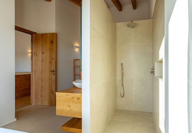 Villa in Ses Salines - Casa Sa Cisterna großzügiges und modernes Haus zur monatlichen Vermietung am ruhigen Ortsrand von Ses Salines im Südosten Mallorcas Villa in Ses Salines - Casa Sa Cisterna großzügiges und modernes Haus zur monatlichen Vermietung am ruhigen Ortsrand von Ses Salines im Südosten Mallorcas