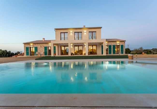 Villa in Ses Salines - Casa Sa Cisterna großzügiges und modernes Haus zur monatlichen Vermietung am ruhigen Ortsrand von Ses Salines im Südosten Mallorcas Villa in Ses Salines - Casa Sa Cisterna großzügiges und modernes Haus zur monatlichen Vermietung am ruhigen Ortsrand von Ses Salines im Südosten Mallorcas