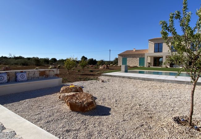 Villa in Ses Salines - Casa Sa Cisterna großzügiges und modernes Haus zur monatlichen Vermietung am ruhigen Ortsrand von Ses Salines im Südosten Mallorcas Villa in Ses Salines - Casa Sa Cisterna großzügiges und modernes Haus zur monatlichen Vermietung am ruhigen Ortsrand von Ses Salines im Südosten Mallorcas