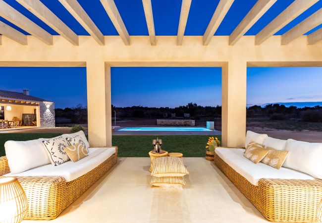 Villa in Ses Salines - Casa Sa Cisterna großzügiges und modernes Haus zur monatlichen Vermietung am ruhigen Ortsrand von Ses Salines im Südosten Mallorcas Villa in Ses Salines - Casa Sa Cisterna großzügiges und modernes Haus zur monatlichen Vermietung am ruhigen Ortsrand von Ses Salines im Südosten Mallorcas