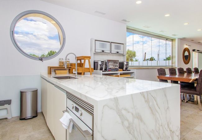 Ferienhaus in Palma  - Rainbow Home Mallorca großes Ferienhaus mit Pool nahe Palma für bis zu 14 Gäste Ferienhaus in Palma  - Rainbow Home Mallorca großes Ferienhaus mit Pool nahe Palma für bis zu 14 Gäste
