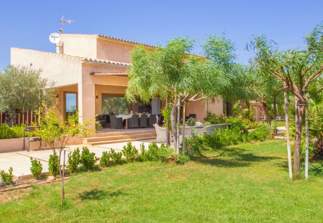 Ferienhaus in Campos - Luxuriöses Ferienhaus Sa Sini für 12 Personen mit Pool in Campos in der Nähe von Es Trenc Ferienhaus in Campos - Luxuriöses Ferienhaus Sa Sini für 12 Personen mit Pool in Campos in der Nähe von Es Trenc