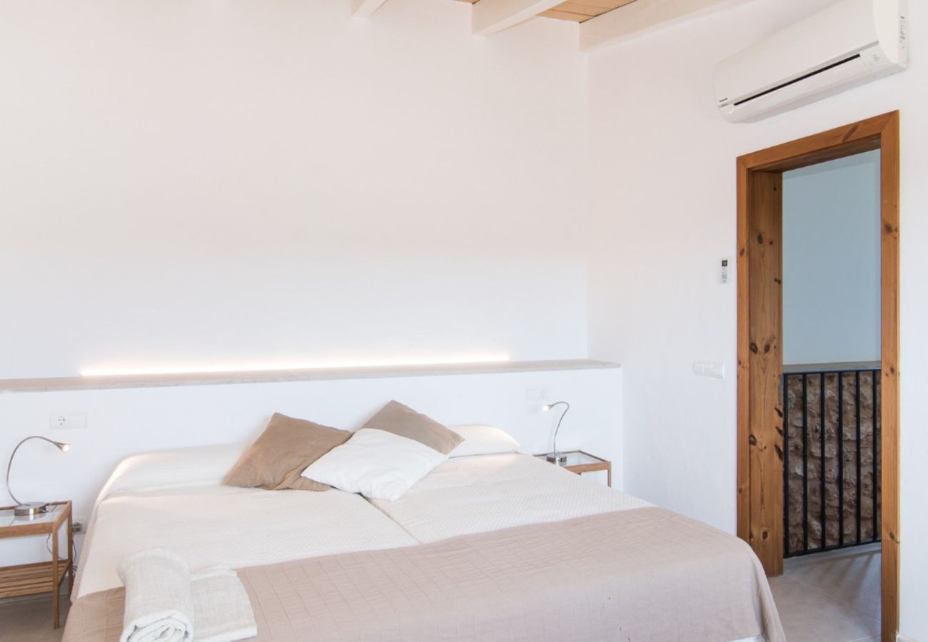Ferienhaus in Campos - Luxuriöses Ferienhaus Sa Sini für 12 Personen mit Pool in Campos in der Nähe von Es Trenc