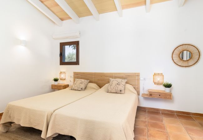 Ferienhaus in Campos - Ferienhaus Can Riera Stilvolle Unterkunft mit Pool für 12 Personen nahe Es Trenc Strand Ferienhaus in Campos - Ferienhaus Can Riera Stilvolle Unterkunft mit Pool für 12 Personen nahe Es Trenc Strand