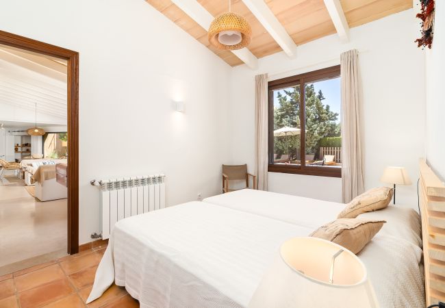 Ferienhaus in Campos - Ferienhaus Can Riera Stilvolle Unterkunft mit Pool für 12 Personen nahe Es Trenc Strand Ferienhaus in Campos - Ferienhaus Can Riera Stilvolle Unterkunft mit Pool für 12 Personen nahe Es Trenc Strand