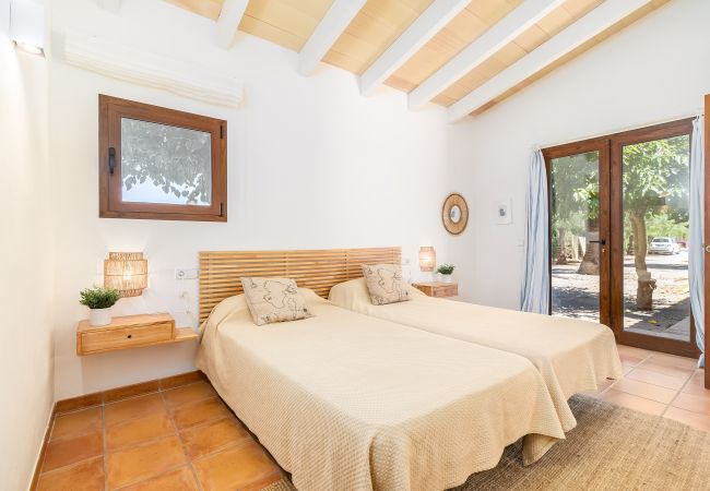 Ferienhaus in Campos - Ferienhaus Can Riera Stilvolle Unterkunft mit Pool für 12 Personen nahe Es Trenc Strand Ferienhaus in Campos - Ferienhaus Can Riera Stilvolle Unterkunft mit Pool für 12 Personen nahe Es Trenc Strand