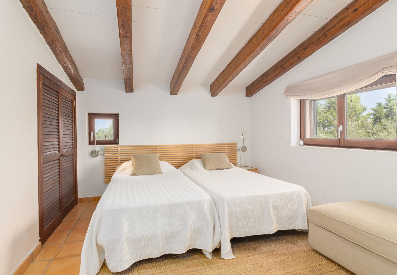 Ferienhaus in Campos - Can Riera - Authentische Mallorca-Finca mit Pool für 12 Gäste nahe Es Trenc