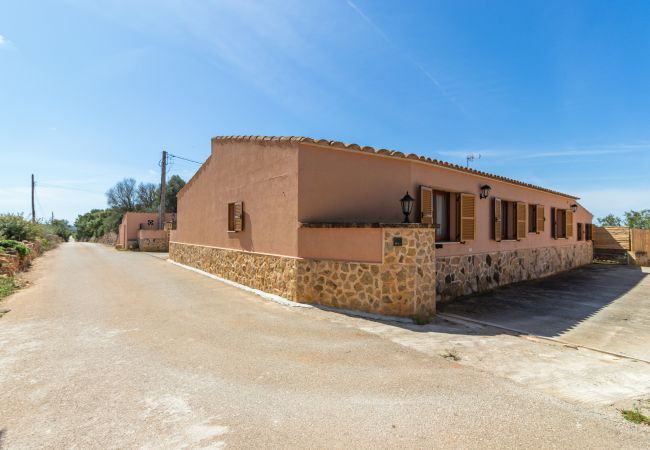 Ferienhaus in Ses Salines - Can Pancho Haus zur monatlichen Miete mit Pool in Ses Salines Ferienhaus in Ses Salines - Can Pancho Haus zur monatlichen Miete mit Pool in Ses Salines