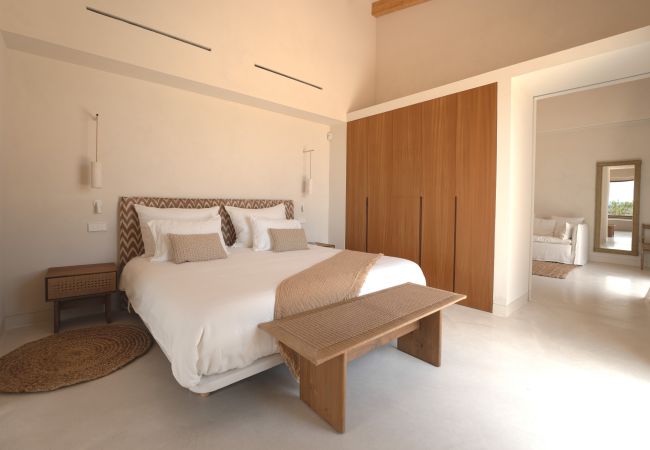 Villa in Manacor - Can Carmel Stilvolle Finca mit 6 Schlafzimmern und Pool zur Monatsmiete bei Manacor Villa in Manacor - Can Carmel Stilvolle Finca mit 6 Schlafzimmern und Pool zur Monatsmiete bei Manacor