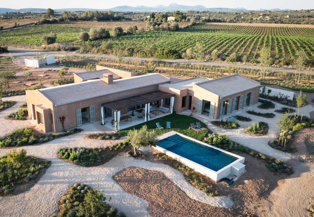 Villa in Manacor - Can Carmel Stilvolle Finca mit 6 Schlafzimmern und Pool zur Monatsmiete bei Manacor