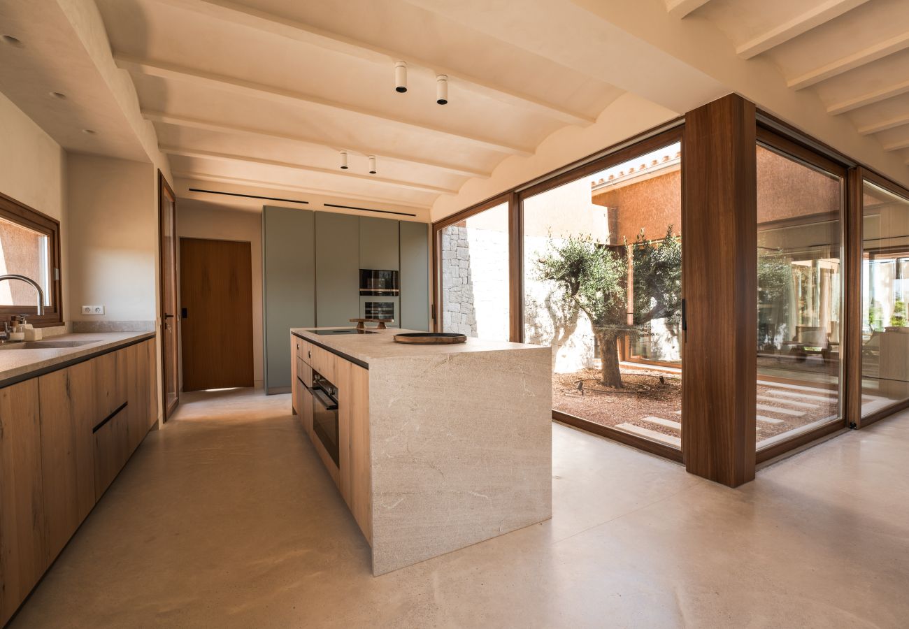 Villa in Manacor - Can Carmel Stilvolle Finca mit 6 Schlafzimmern und Pool zur Monatsmiete bei Manacor