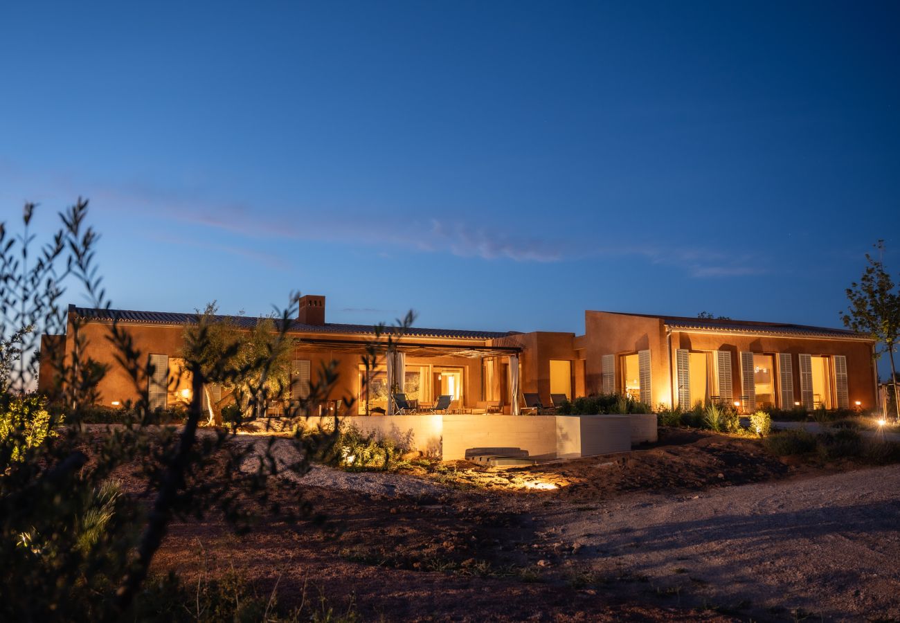 Villa in Manacor - Can Carmel Stilvolle Finca mit 6 Schlafzimmern und Pool zur Monatsmiete bei Manacor
