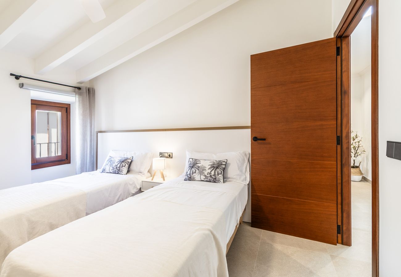 Ferienhaus in Ses Salines - S’Olivera modernes Haus mit Pool in Ses Salines zur monatlichen Miete auf Mallorca