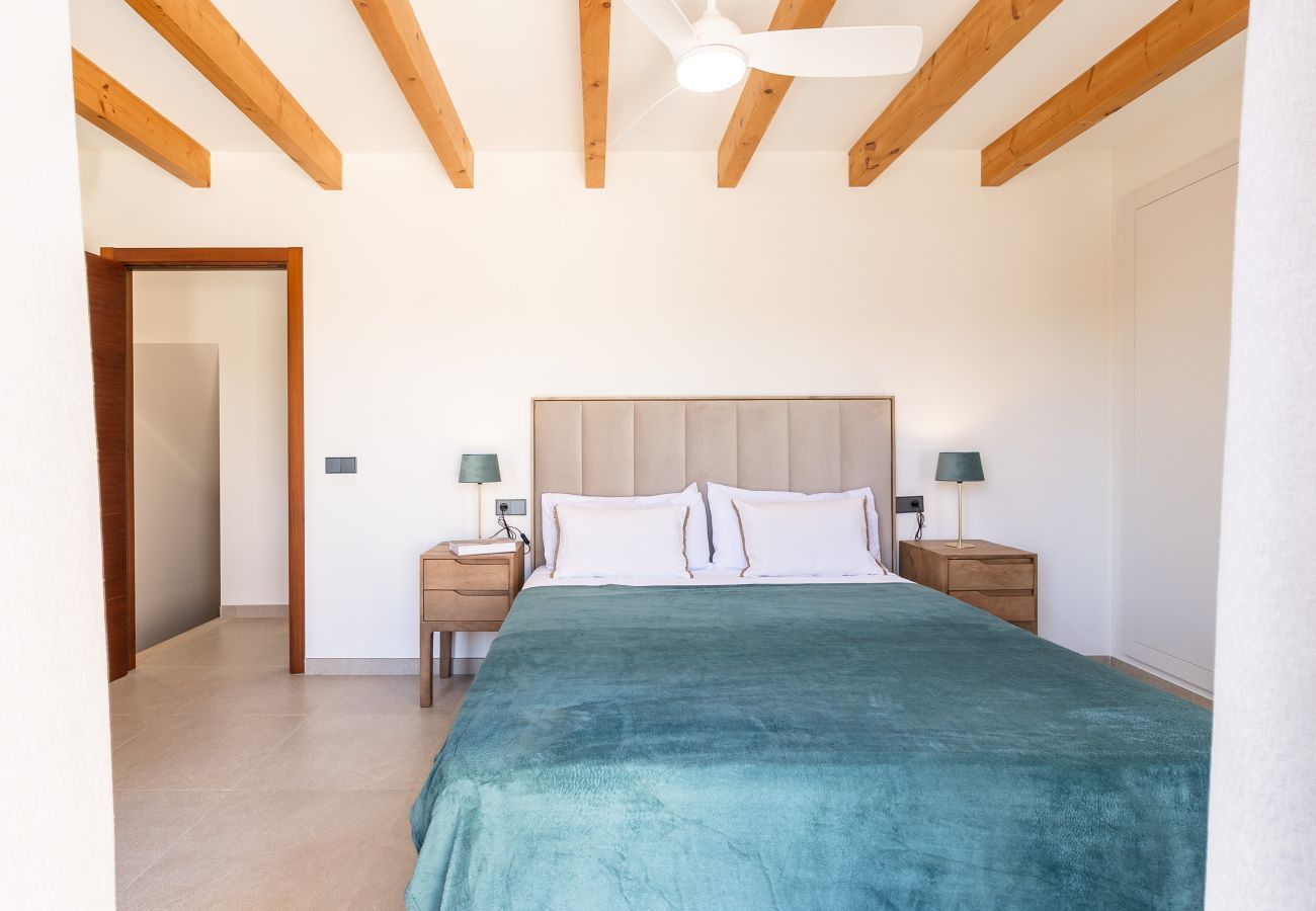 Ferienhaus in Ses Salines - S’Olivera modernes Haus mit Pool in Ses Salines zur monatlichen Miete auf Mallorca