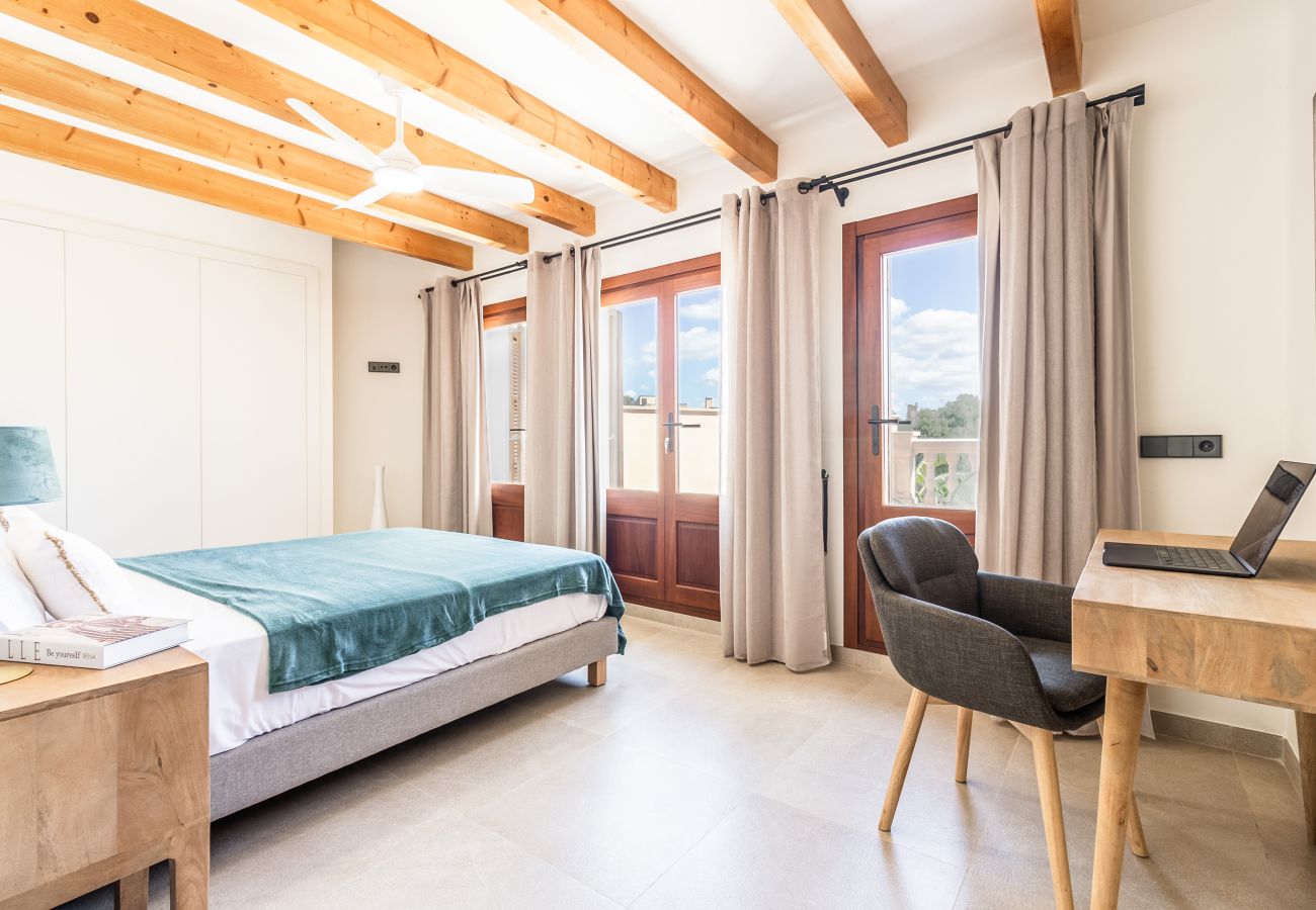Ferienhaus in Ses Salines - S’Olivera modernes Haus mit Pool in Ses Salines zur monatlichen Miete auf Mallorca