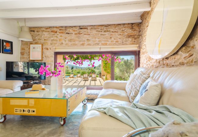 Ferienhaus in Felanitx - Can Pessal Finca in den Bergen mit privatem Pool nahe Es Carritx Mallorca Ferienhaus in Felanitx - Can Pessal Finca in den Bergen mit privatem Pool nahe Es Carritx Mallorca