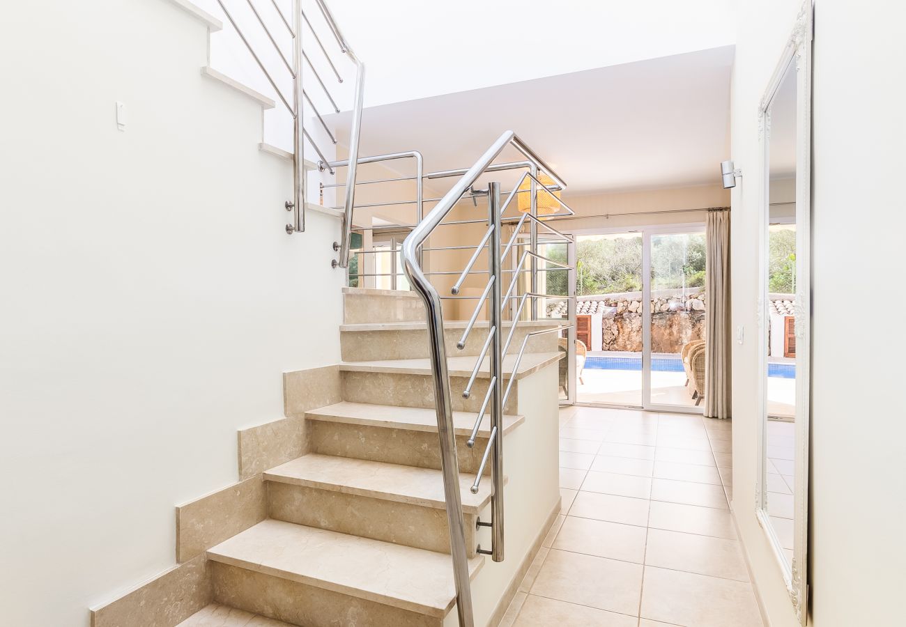 Ferienhaus in Manacor - Villa Occitania Mallorca modernes Ferienhaus in Cala Murada mit Pool für 8 Personen