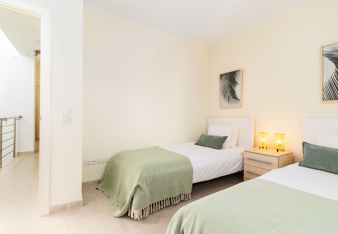 Ferienhaus in Manacor - Villa Occitania Mallorca modernes Ferienhaus in Cala Murada mit Pool für 8 Personen