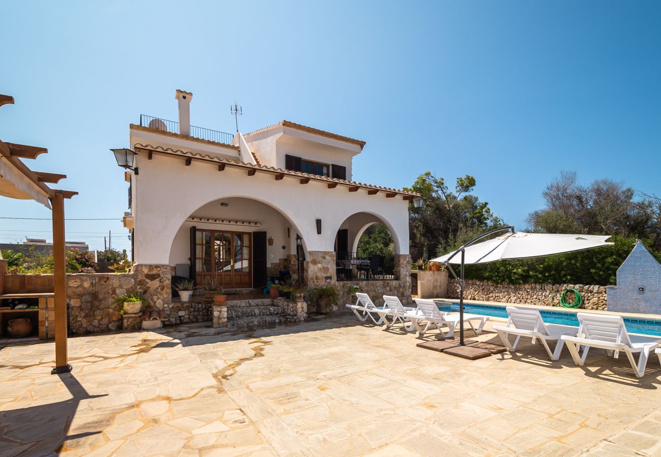 Ferienhaus in Cala Llombards - Ferienhaus Can Monxu in Cala Llombards mit Pool und Meerblick