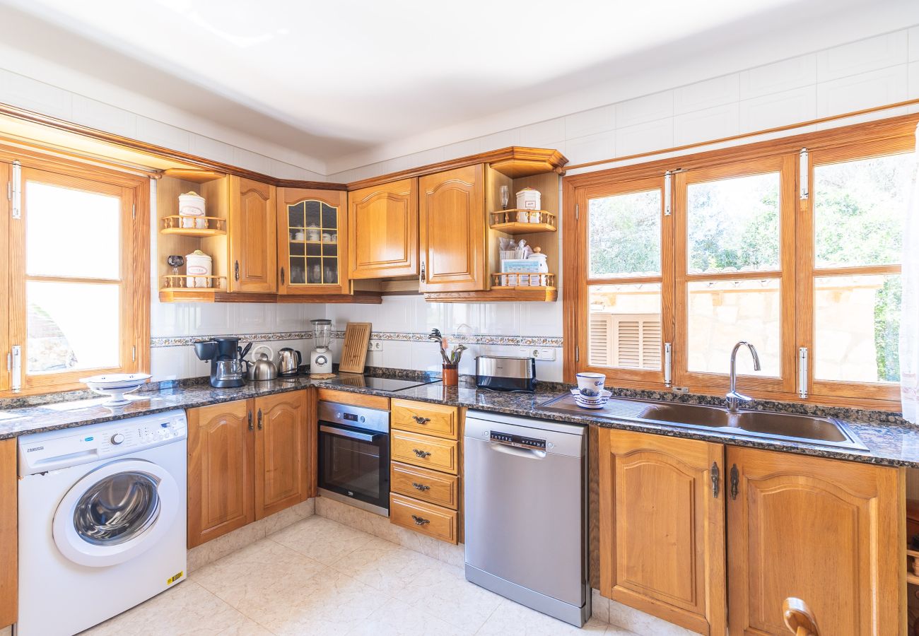 Ferienhaus in Cala Llombards - Ferienhaus Can Monxu in Cala Llombards mit Pool und Meerblick