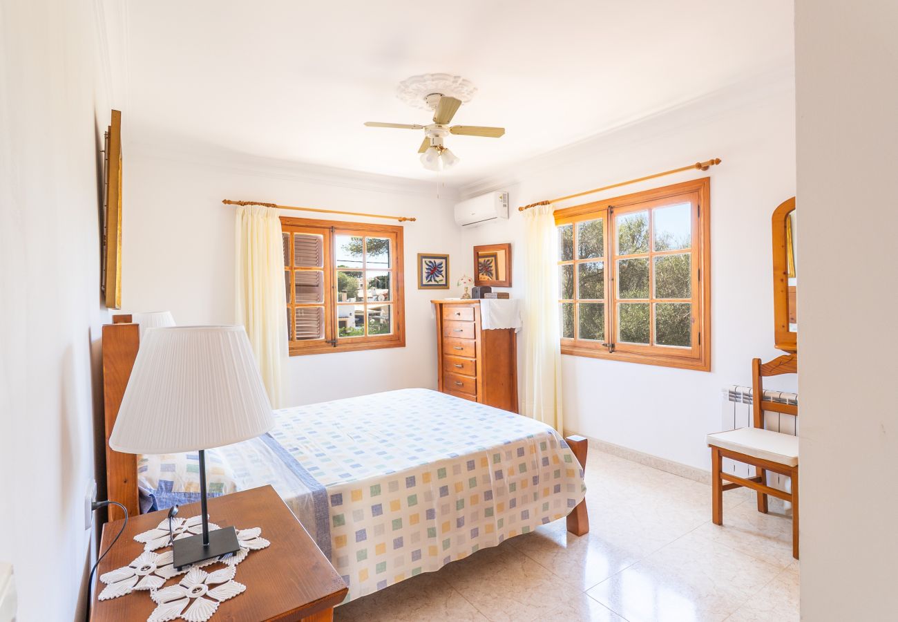 Ferienhaus in Cala Llombards - Ferienhaus Can Monxu in Cala Llombards mit Pool und Meerblick