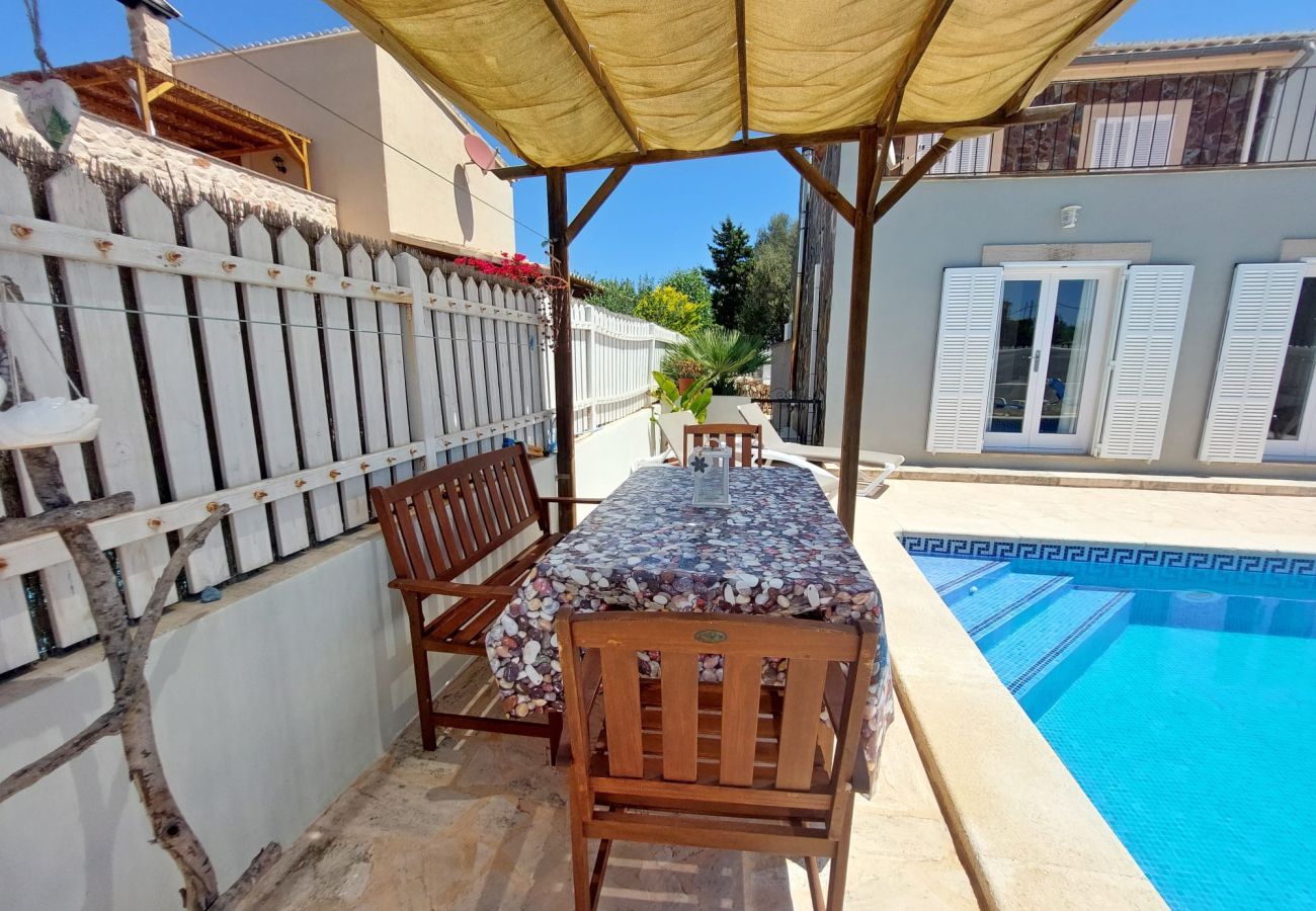 Ferienhaus in Es Llombards - Ferienhaus in Cala Llombards mit Pool und Meerblick nahe Santanyí auf Mallorca 