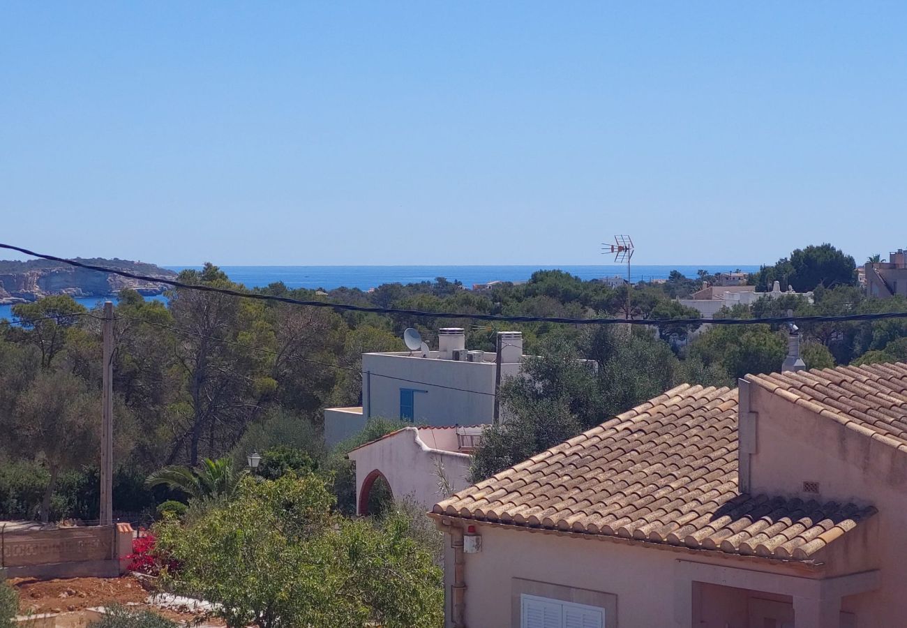 Ferienhaus in Es Llombards - Ferienhaus in Cala Llombards mit Pool und Meerblick nahe Santanyí auf Mallorca 