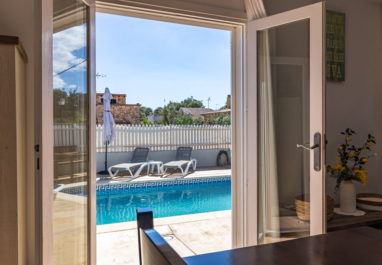 Ferienhaus in Es Llombards - Ferienhaus in Cala Llombards mit Pool und Meerblick nahe Santanyí auf Mallorca 