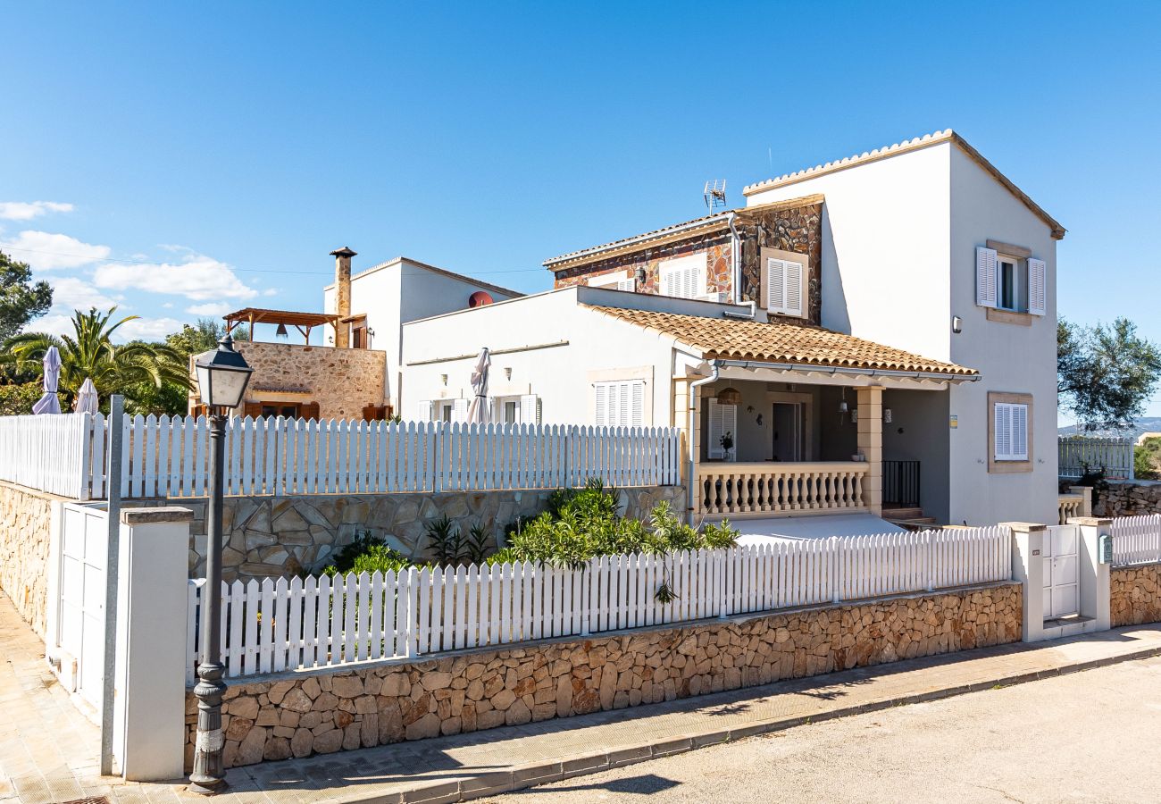 Ferienhaus in Es Llombards - Ferienhaus in Cala Llombards mit Pool und Meerblick nahe Santanyí auf Mallorca 
