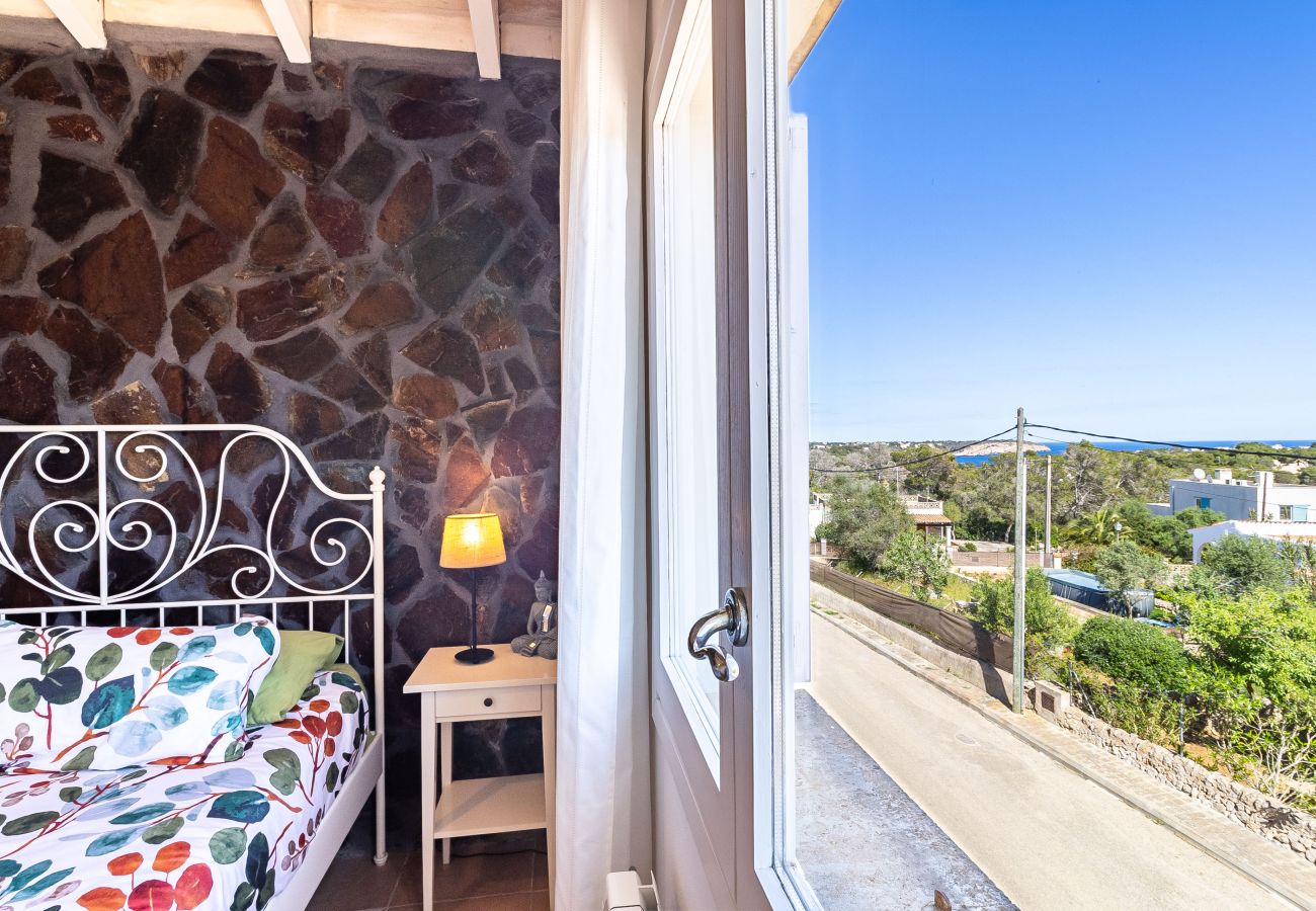 Ferienhaus in Es Llombards - Ferienhaus in Cala Llombards mit Pool und Meerblick nahe Santanyí auf Mallorca 