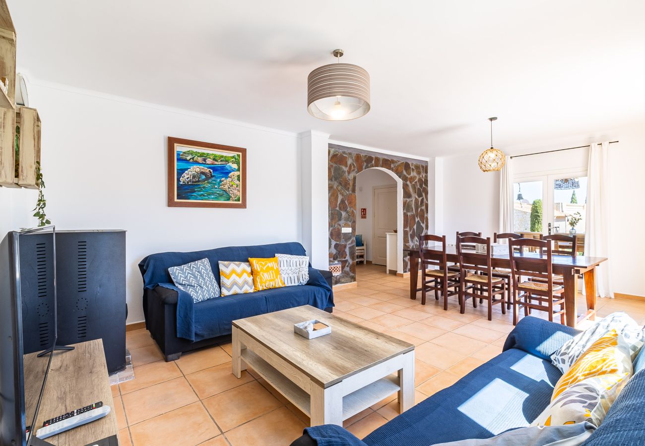 Ferienhaus in Es Llombards - Ferienhaus in Cala Llombards mit Pool und Meerblick nahe Santanyí auf Mallorca 
