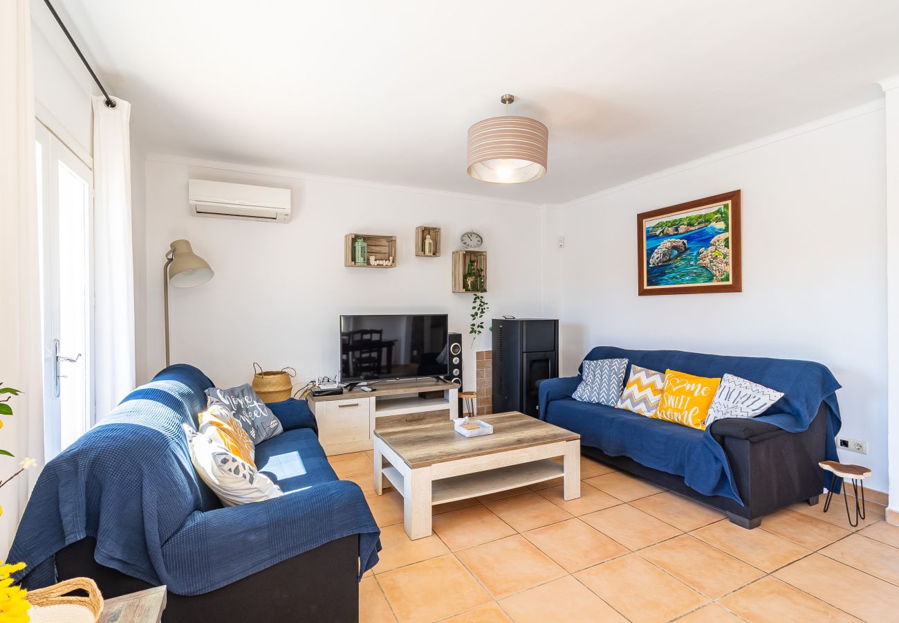 Ferienhaus in Es Llombards - Ferienhaus in Cala Llombards mit Pool und Meerblick nahe Santanyí auf Mallorca 