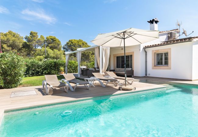  in Cala Murada - Can Lluis in Cala Murada mit privatem Pool zur temporären Vermietung