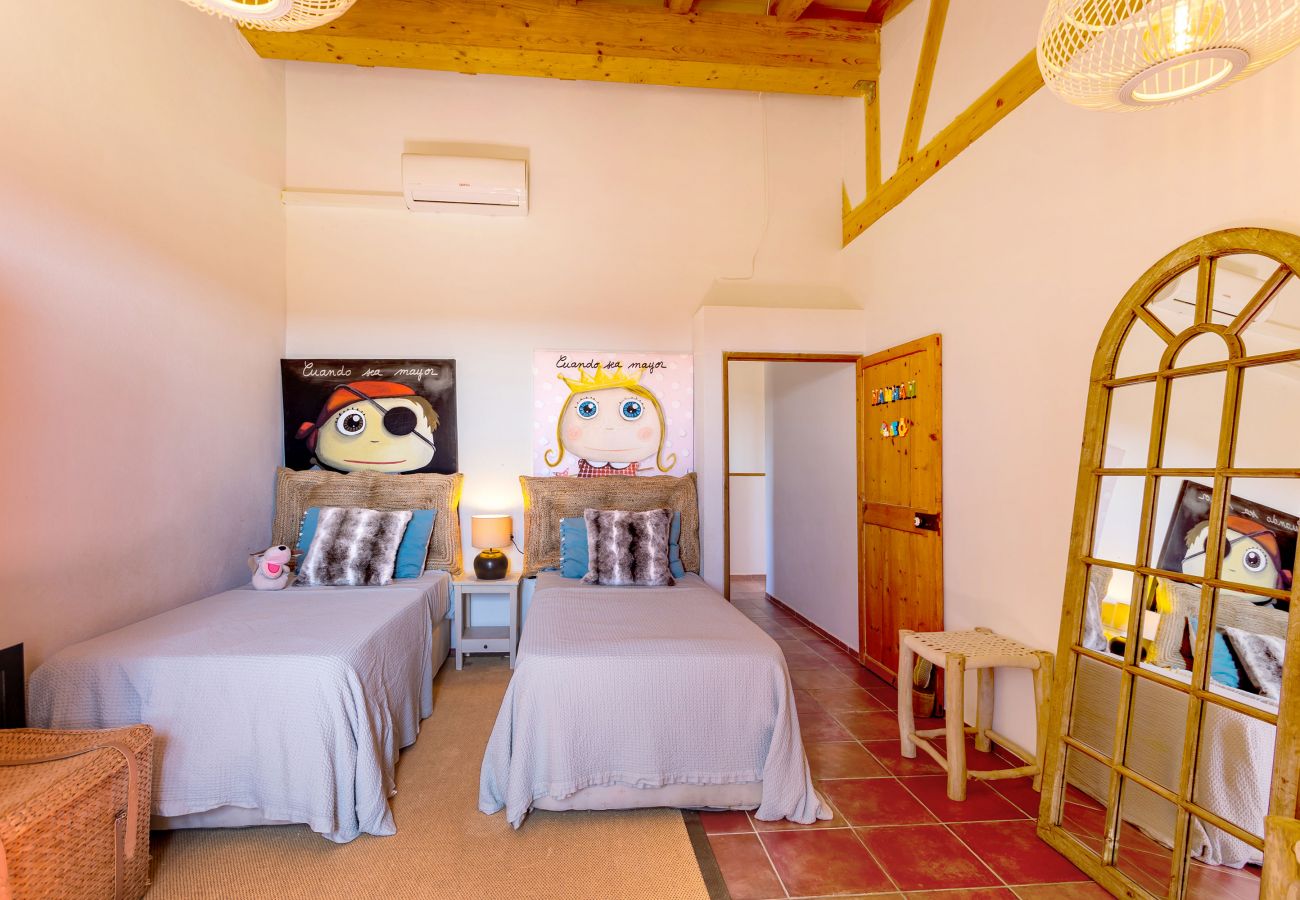 Casa en Santanyi - Casa Munch Disfruta de la naturaleza y la tranquilidad con piscina privada en Santanyí, disponible para alquiler mensual
