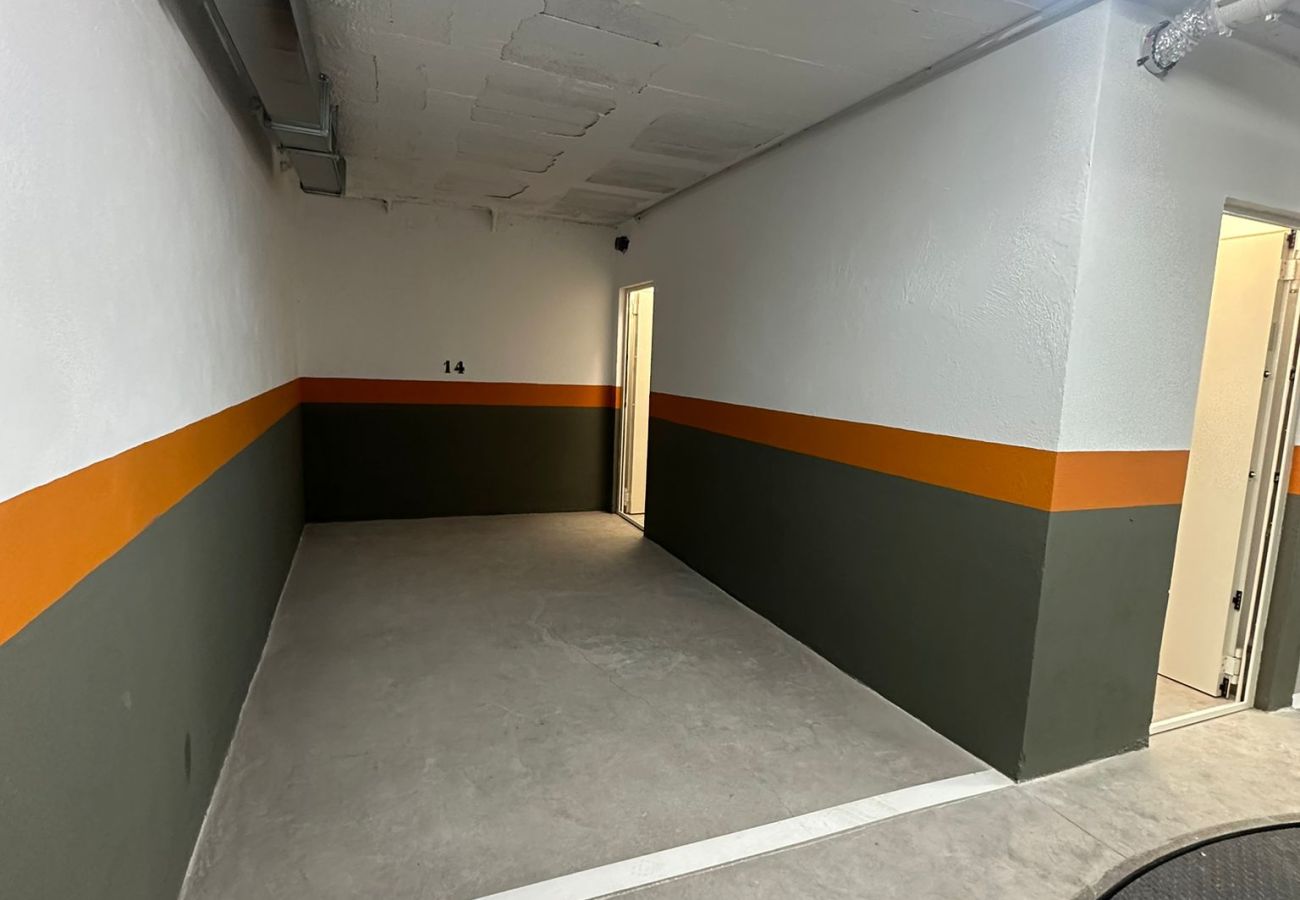 Piso en Palma  - Apartamento moderno en alquiler de larga estancia en Palma con 3 dormitorios y terraza