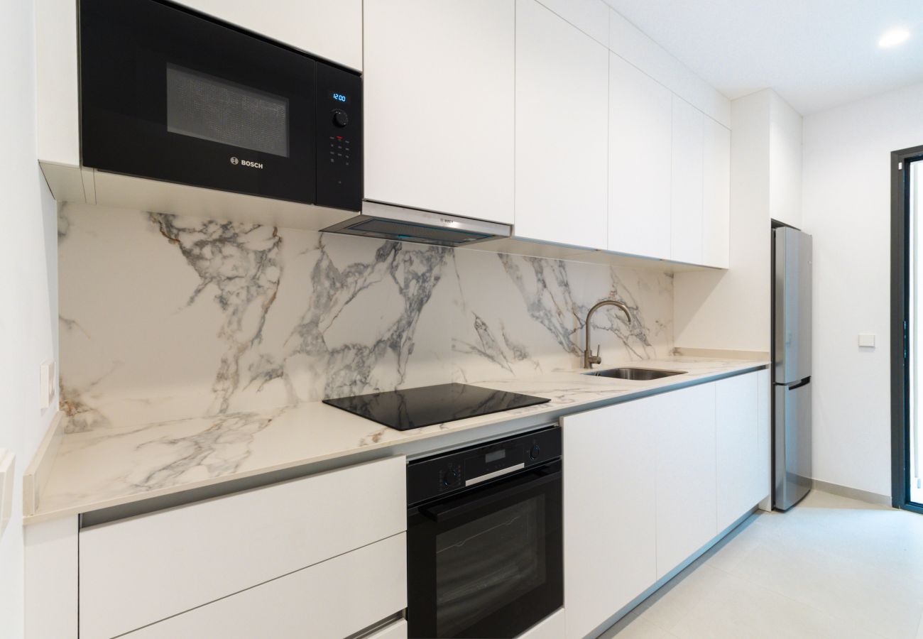 Piso en Palma  - Apartamento moderno en alquiler de larga estancia en Palma con 3 dormitorios y terraza