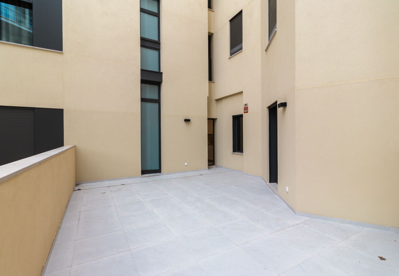 Piso en Palma  - Apartamento moderno en alquiler de larga estancia en Palma con 3 dormitorios y terraza