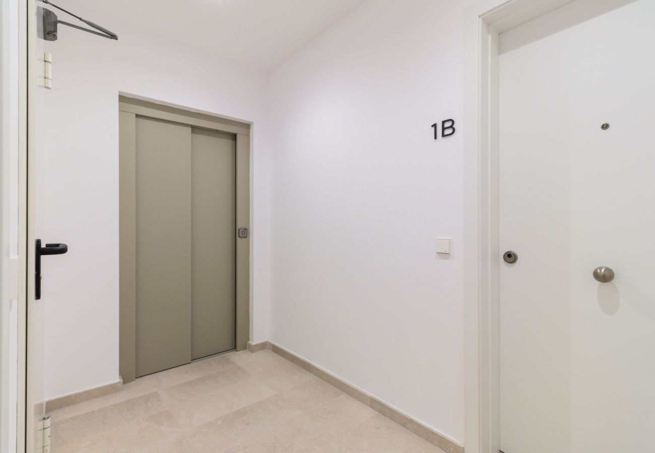 Piso en Palma  - Apartamento moderno en alquiler de larga estancia en Palma con 3 dormitorios y terraza