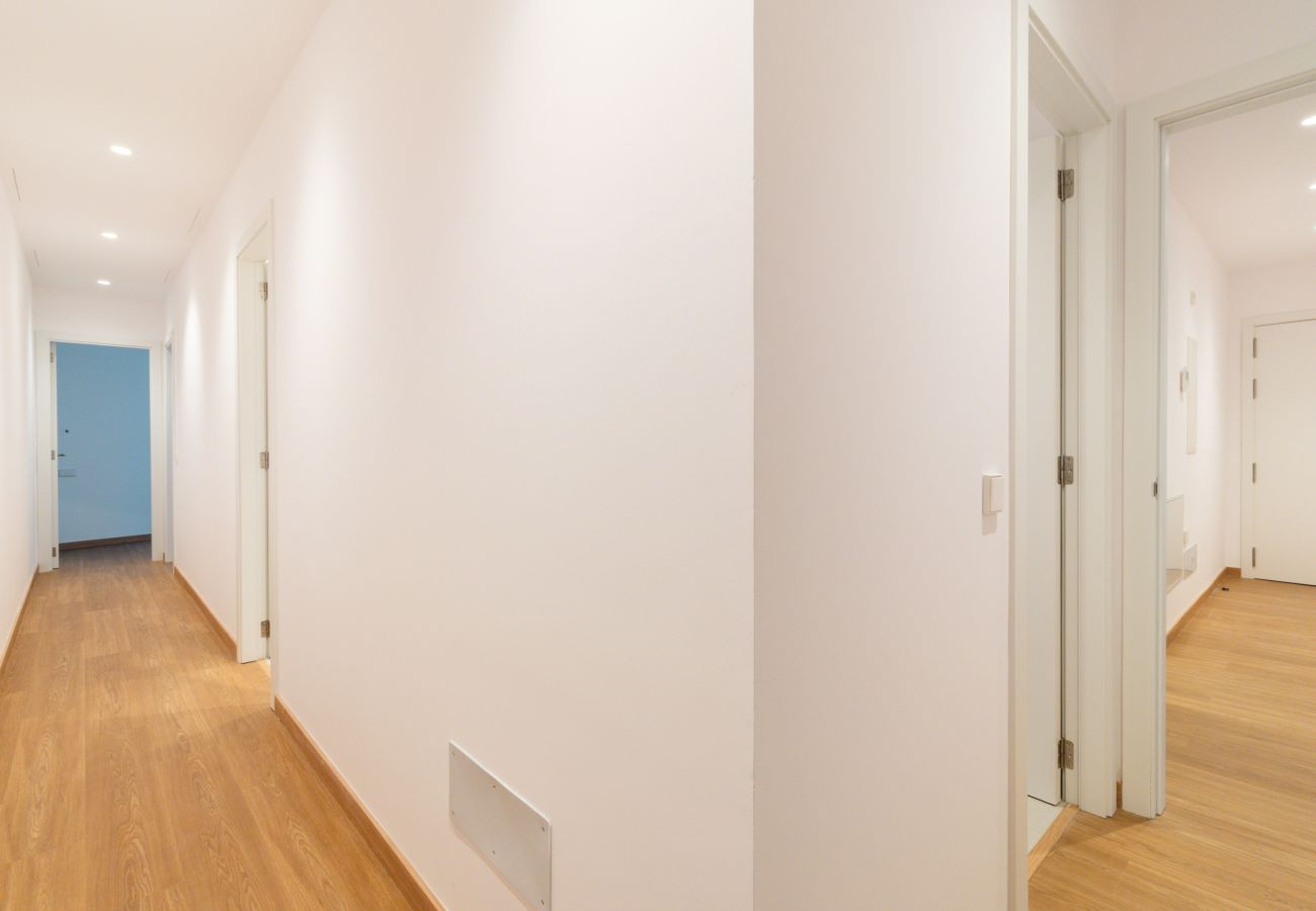 Piso en Palma  - Apartamento moderno en alquiler de larga estancia en Palma con 3 dormitorios y terraza