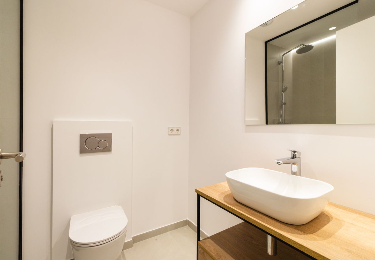 Piso en Palma  - Apartamento moderno en alquiler de larga estancia en Palma con 3 dormitorios y terraza