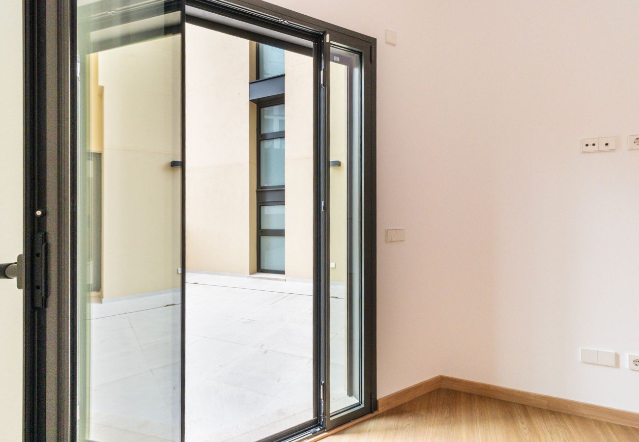 Piso en Palma  - Apartamento moderno en alquiler de larga estancia en Palma con 3 dormitorios y terraza