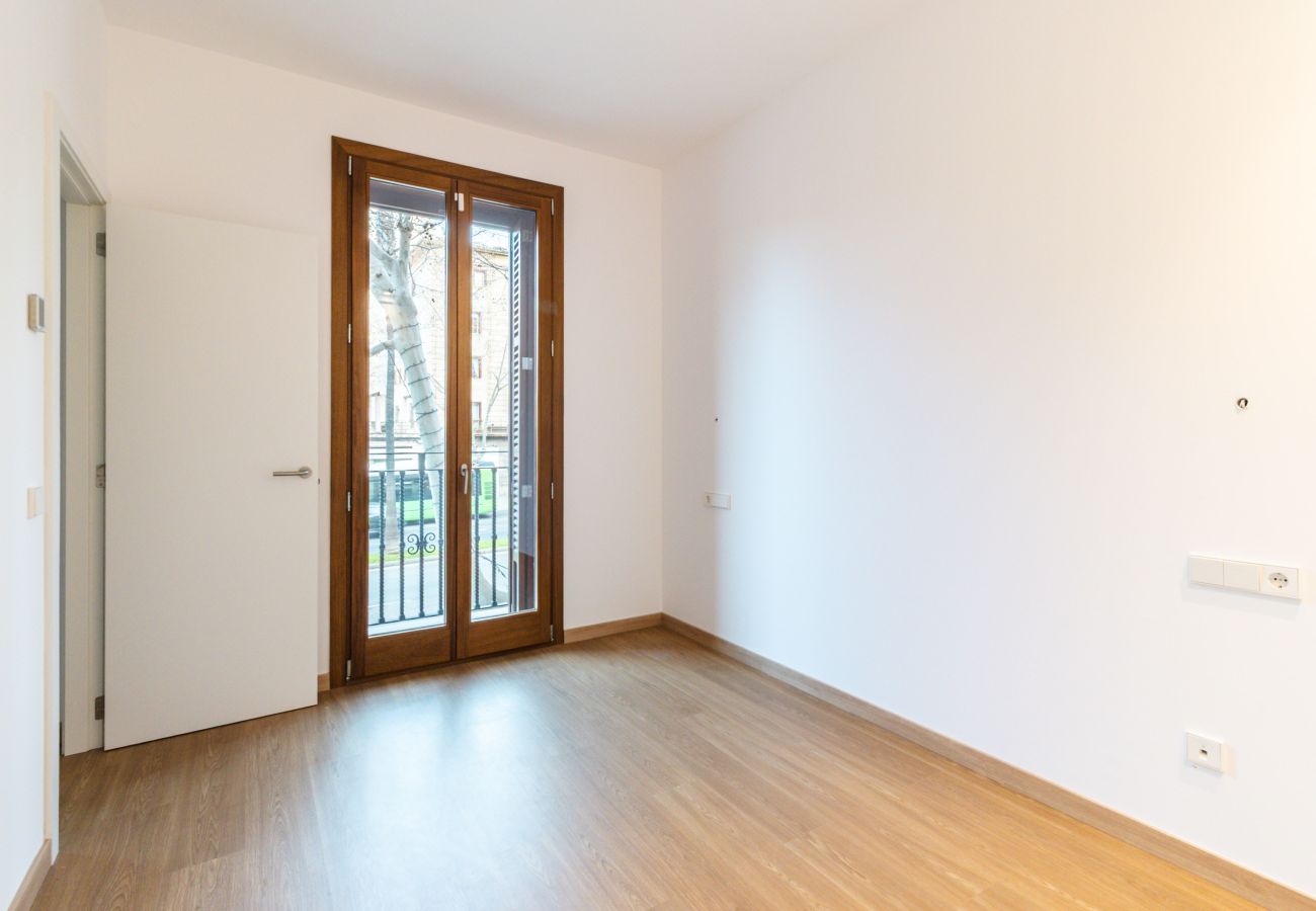 Piso en Palma  - Apartamento moderno en alquiler de larga estancia en Palma con 3 dormitorios y terraza