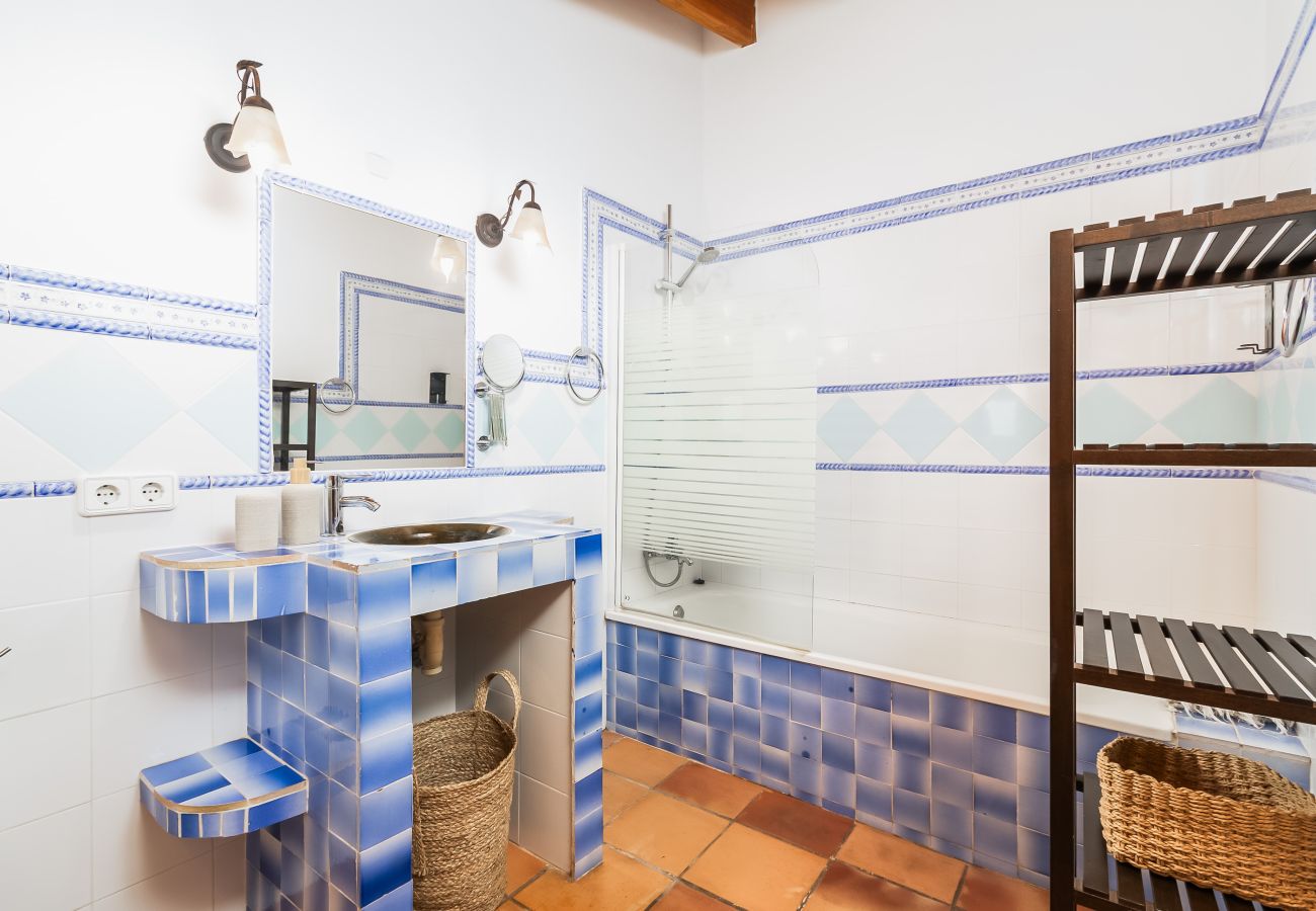 Finca en Santanyi - Finca Can Nin casa vacacional idílica con gran piscina en Santanyí
