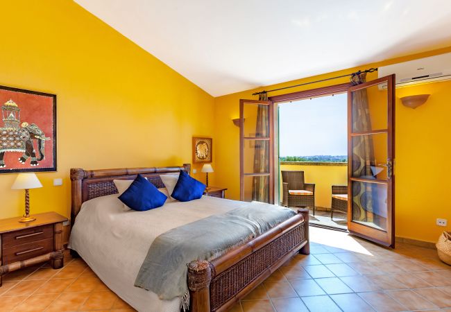 Finca en Santanyi - Finca Ses Mires casa vacacional con 5 dormitorios, piscina, vistas al mar y a poca distancia de la playa en Santanyí Finca en Santanyi - Finca Ses Mires casa vacacional con 5 dormitorios, piscina, vistas al mar y a poca distancia de la playa en Santanyí